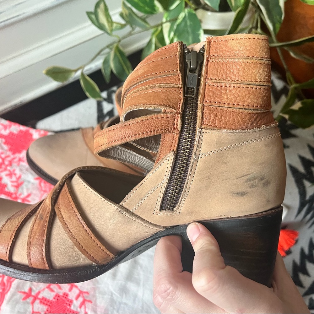 Freebird by Steven Taupe Grind Leather Booties Heels 9 - Picture 5 of 16